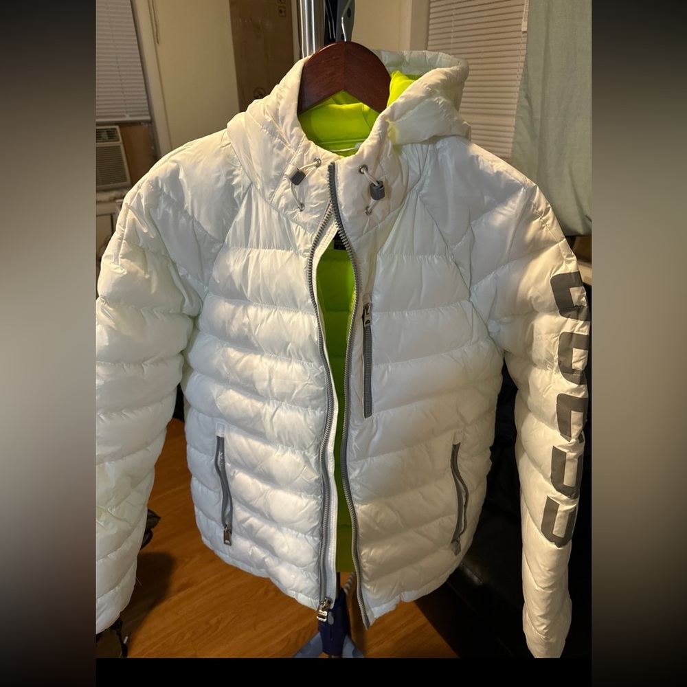 Guess white puffer
